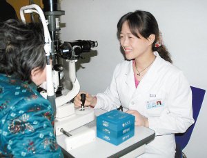 <strong>“爱眼日”采访眼防所所长李甦雁：预防糖尿病眼病</strong>