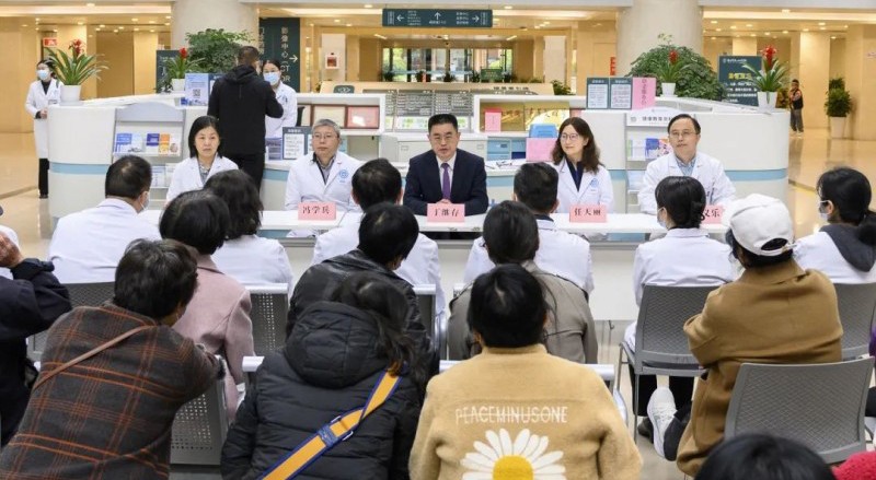 徐州市第一人民医院举办风湿免疫科大型义诊，众多省内大咖齐聚徐州，为百姓排忧解难　