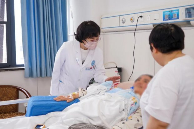 “绝”境重生 | 徐州一院消化内科以经皮胃造瘘术为“渐冻人”点亮生命之光