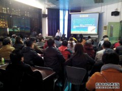 我院青光眼日开展科普大讲堂