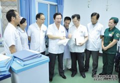 <strong>我院举办大型创伤应急抢救演练 增强急救能力水平</strong>