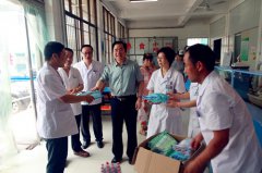 工会关心职工防暑 院长一线送去“清凉”