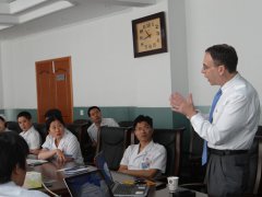 <strong>美国克利夫兰医学中心医学博士来院进行学术交流</strong>