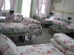 为四川伤员准备的温馨整洁的病房