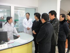 副市长李燕到我院和平社区视察工作