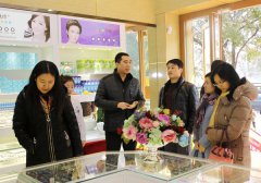 南京金陵科技学院院长叶原丰来我院眼视光中心调研