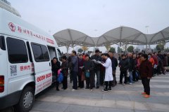 市一院专家义诊团第二届夜莺节为市民送健康