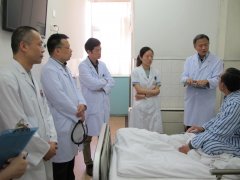 <strong>市立医院呼吸二科邀请省内著名专家来院主持教学查房</strong>