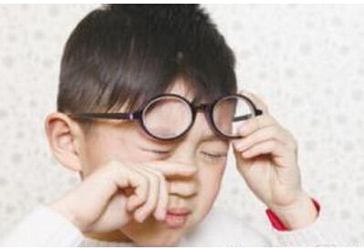 眼视光中心朱冉：手机、Pad成青少年近视高发第一杀手