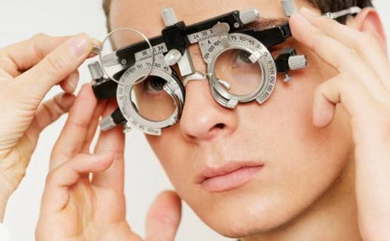 儿童贪看电视 两个月近视度数增加200多度