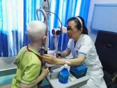 <strong>我院眼防所配镜技术全省领先 为白化病患儿“私人订制”光明之爱</strong>
