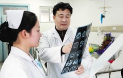 王主任提醒：预防真菌性外耳道炎 首先要戒除挖耳习惯