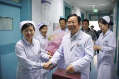 5·12国际护士节 | 院领导鲜花蛋糕送天使