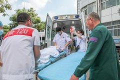 我院参与市危重症孕产妇抢救应急演练