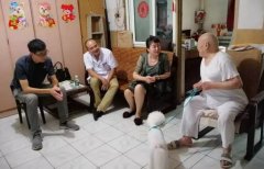 送学“党建精神食粮” 加强离休党支部建设