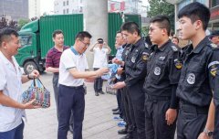 我院开展“夏日送清凉”慰问活动