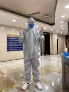 用逆行的光温暖武汉 为患者驱散疫情的雾霾 他的身影勇敢而坚定