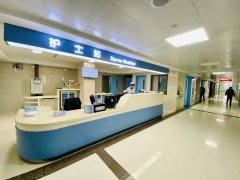 市一院宋兴超团队用时6小时腹腔镜下完整切除12公分肝脏右后叶血管瘤