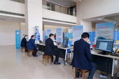 <strong>我院领导带队接种新冠疫苗</strong>