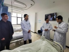 <strong>北京大学第一医院肿瘤科主任吴世凯教授莅临市一院肿瘤中心指导工作</strong>