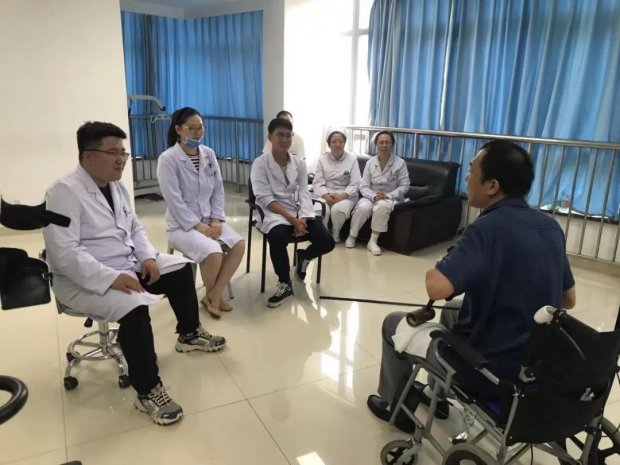 别开生面的个人音乐会  市一院内科党总支二支部与患者共圆健康梦为党的生日献礼