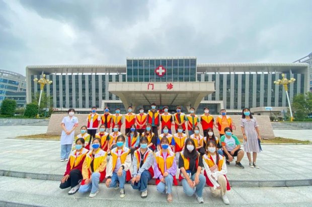 这个暑期 市一院志愿者贡献“青春力量”