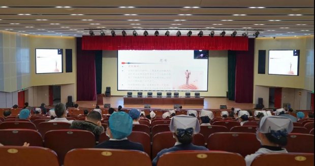 我院对中层管理者进行能力结构及其提升路径课程培训