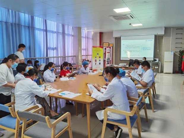 徐州市第一人民医院召开＂两种低浓度硫酸阿托品滴眼液延缓儿童近视进展＂项目启动会