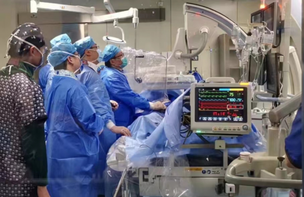 市一院运用冠脉保护技术完成一例高难度TAVR术