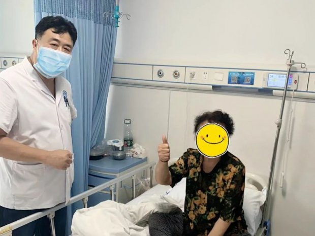 七旬老太蝶窦内长“定时炸弹”，仅15天竟导致失明——市一院耳鼻喉专家为其“除弹”