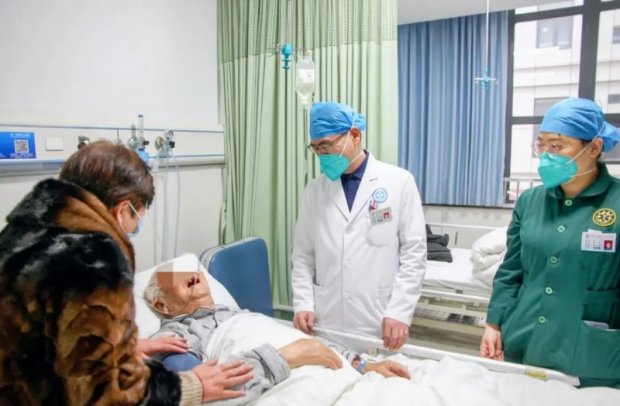 刚刚！百岁老人“阳康”出院 点赞市一院医护“德医超群，仁爱天使”