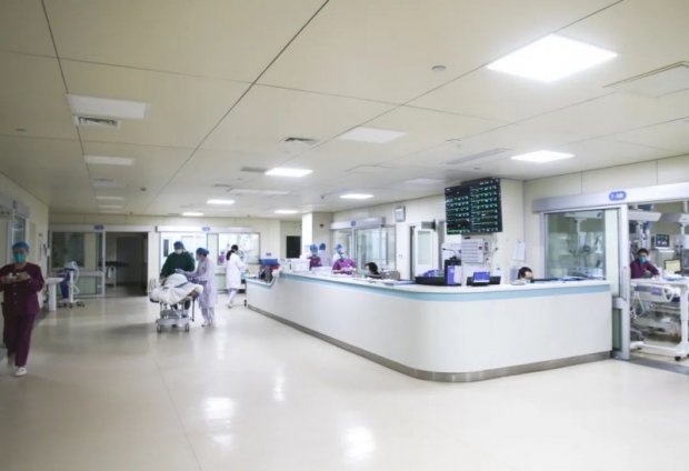 市一院重症医学科综合运用电阻抗成像技术及舌下微循环监测技术为高龄重症肺炎患者提供高质量生命支持