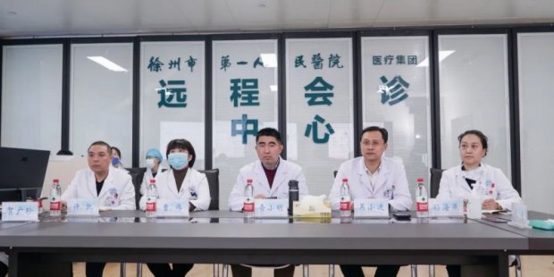 <strong>中国临床肿瘤学会副理事长殷咏梅教授携团队与徐州市第一人民医院乳腺肿瘤MDT团队联合开展“欢庆女神节”大型义诊活动</strong>