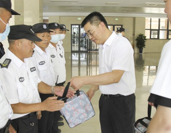 炎炎夏日送清凉——徐州一院领导慰问一线职工