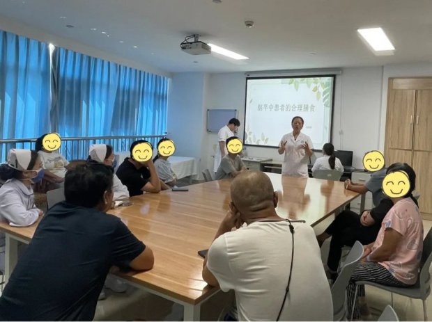 爱脑护脑 营养做好——徐州一院临床营养科开展脑卒中患者健康饮食宣教