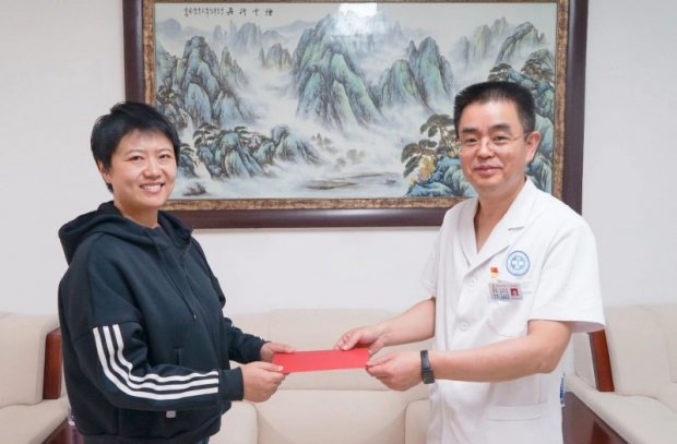 中秋、国庆双节来临，徐州一院党委慰问援疆干部