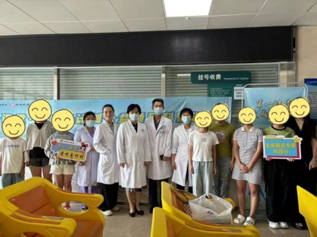 社会公益 | 专家齐上阵 义诊面对面——南京儿童医院顾威主任团队在徐州一院开展义诊咨询活动