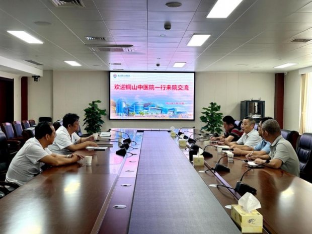 新闻快讯 | 铜山区中医院副院长朱培锋一行到徐州一院交流